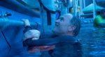 Гигантская акула-убийца против лысины Джейсона Стэйтема на новых кадрах фильма «Мег: Монстр глубины». - Изображение 17