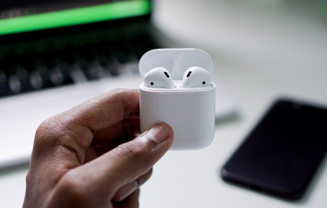 Раскрыты цены и подробности беспроводных наушников Apple AirPods 2 и Qi-зарядки AirPower